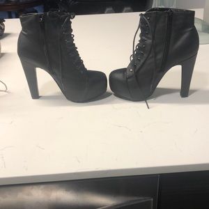 Wild Diva heels, size 7
